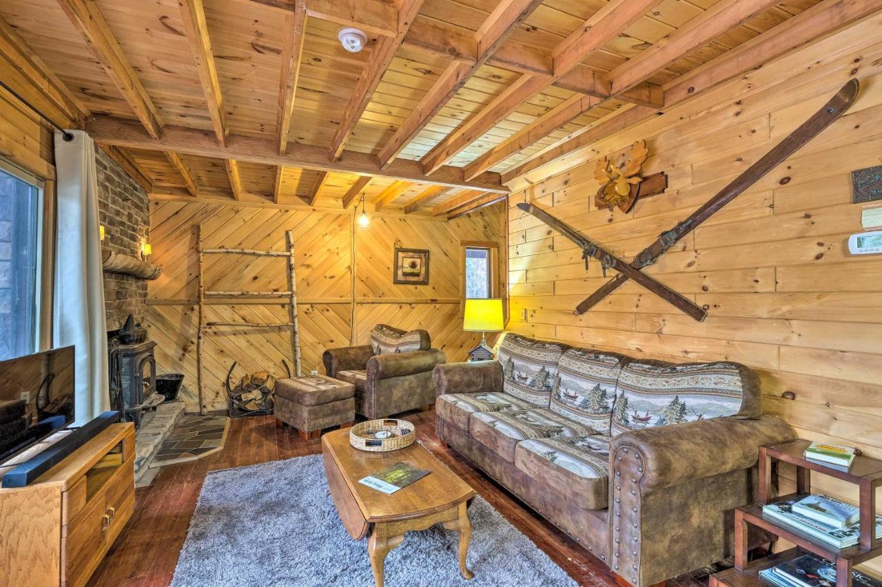 Secluded Johnsburg Retreat With Hot Tub And Fire Pit Villa Kültér fotó