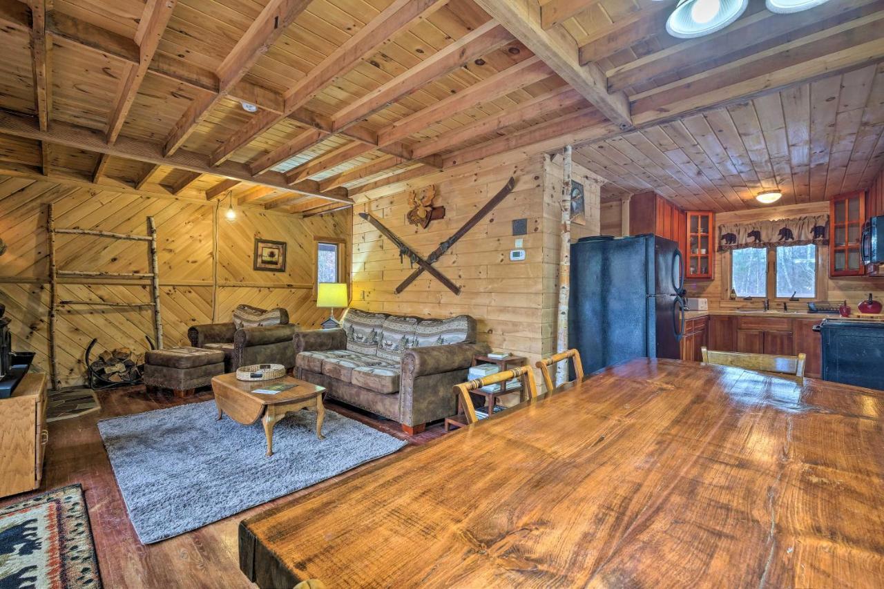 Secluded Johnsburg Retreat With Hot Tub And Fire Pit Villa Kültér fotó