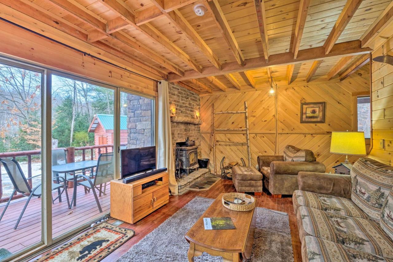 Secluded Johnsburg Retreat With Hot Tub And Fire Pit Villa Kültér fotó