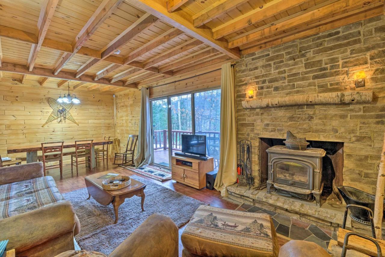 Secluded Johnsburg Retreat With Hot Tub And Fire Pit Villa Kültér fotó