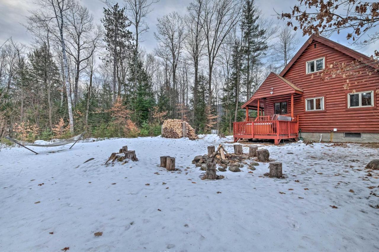Secluded Johnsburg Retreat With Hot Tub And Fire Pit Villa Kültér fotó