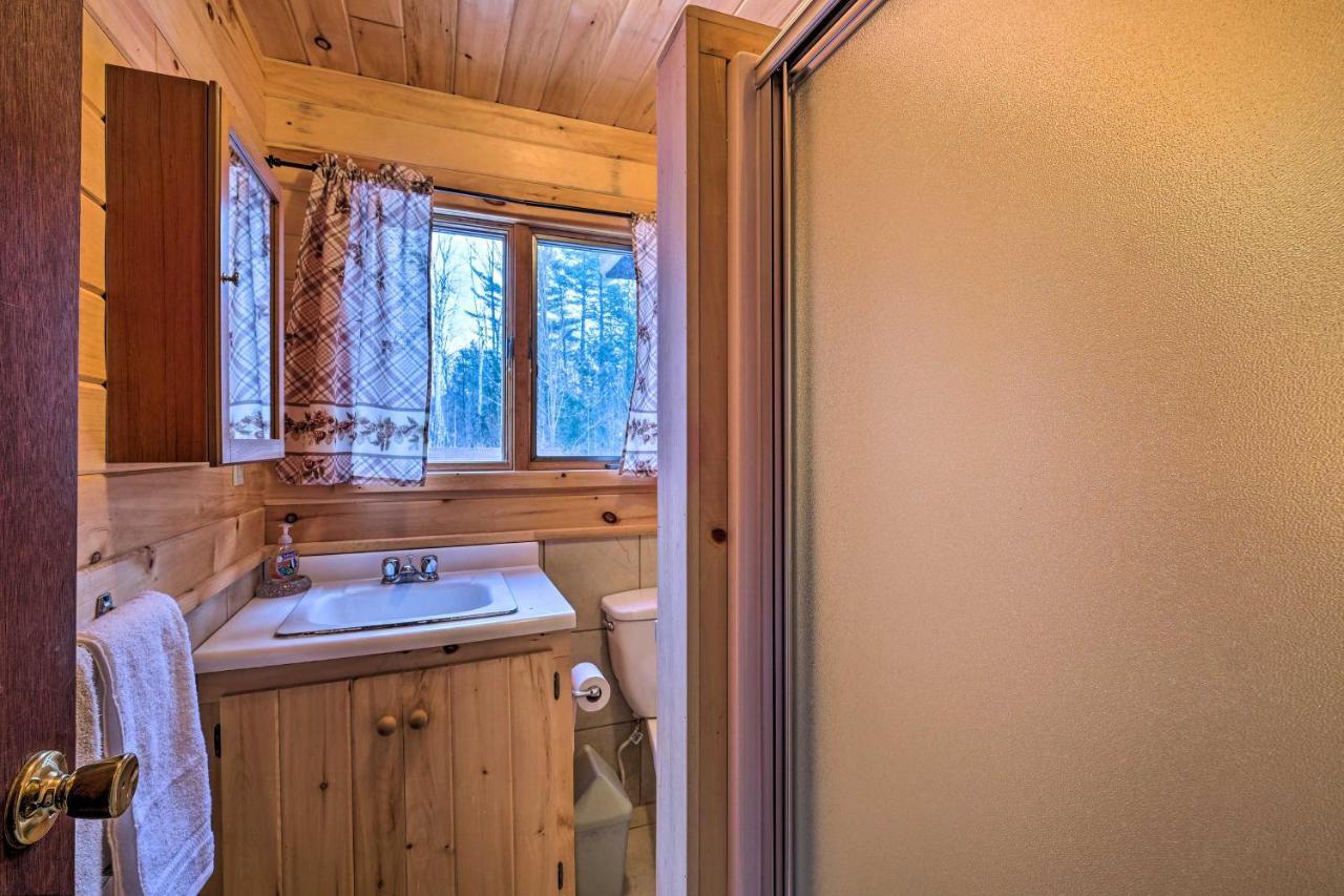 Secluded Johnsburg Retreat With Hot Tub And Fire Pit Villa Kültér fotó